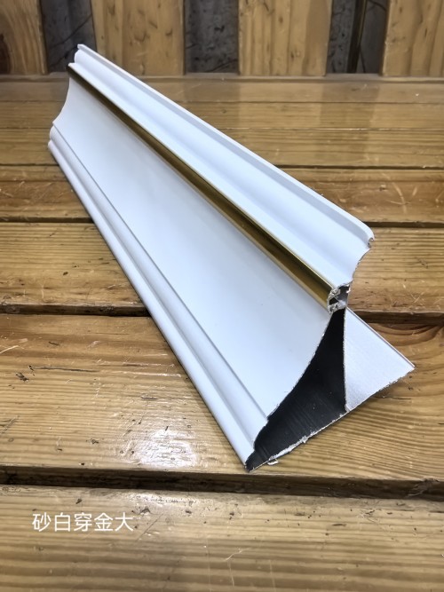 砂白穿金大