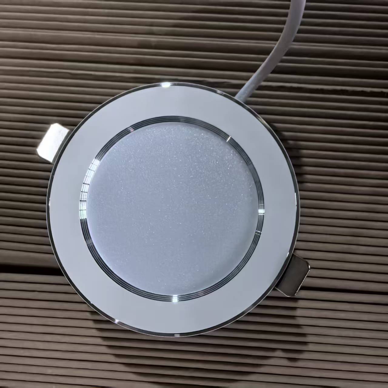 筒灯-小欧陶瓷双色.7W