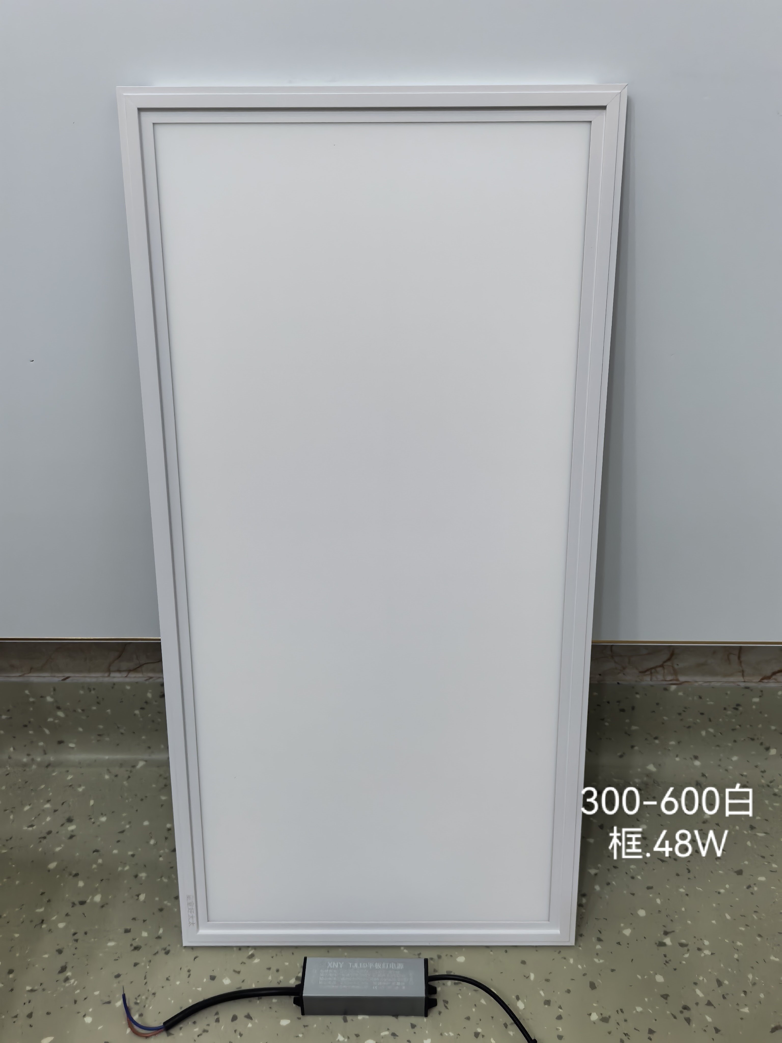 300.600白框